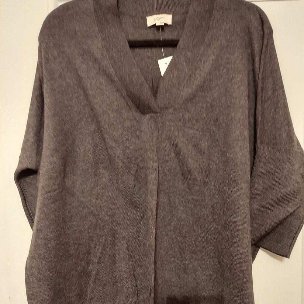 NWT LOFT V Neck 3/4 Sleeve Oversized Sweater in Gray size M